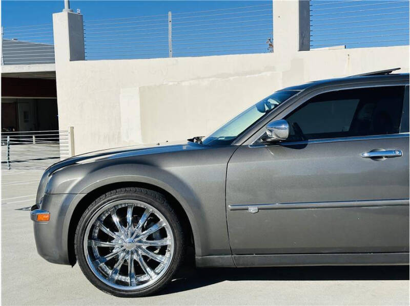 2008 Chrysler 300 C photo 10