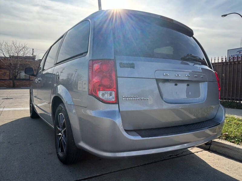 2016 Dodge Grand Caravan SE Plus photo 8