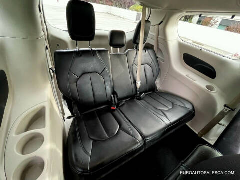 2021 Chrysler Pacifica Touring L