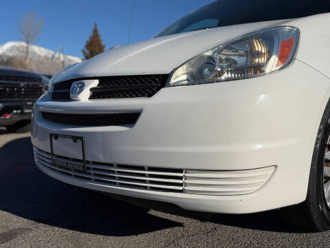 2005 Toyota Sienna LE 7 Passenger
