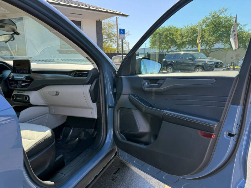 2025 Ford Escape Active