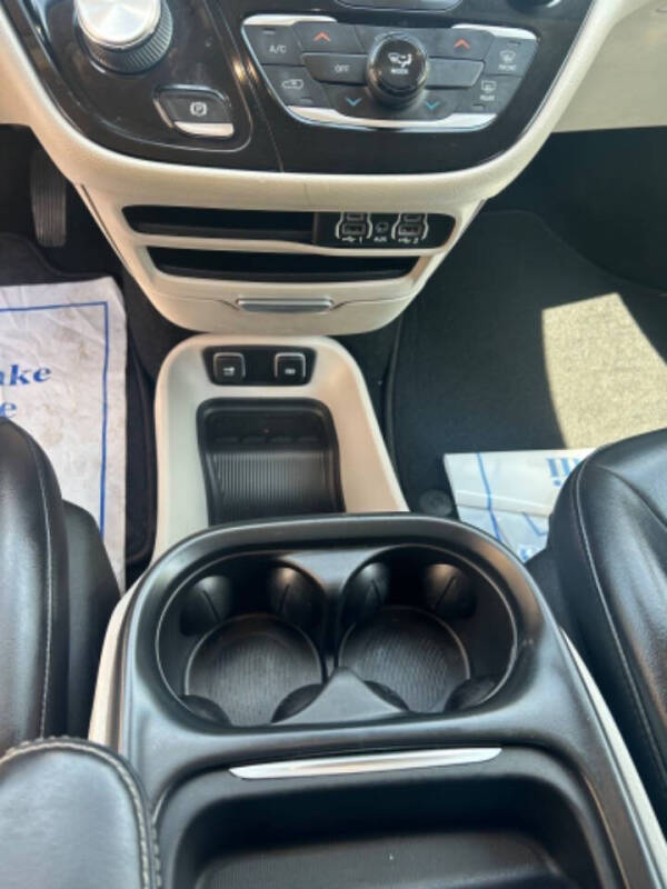 2021 Chrysler Voyager LXi