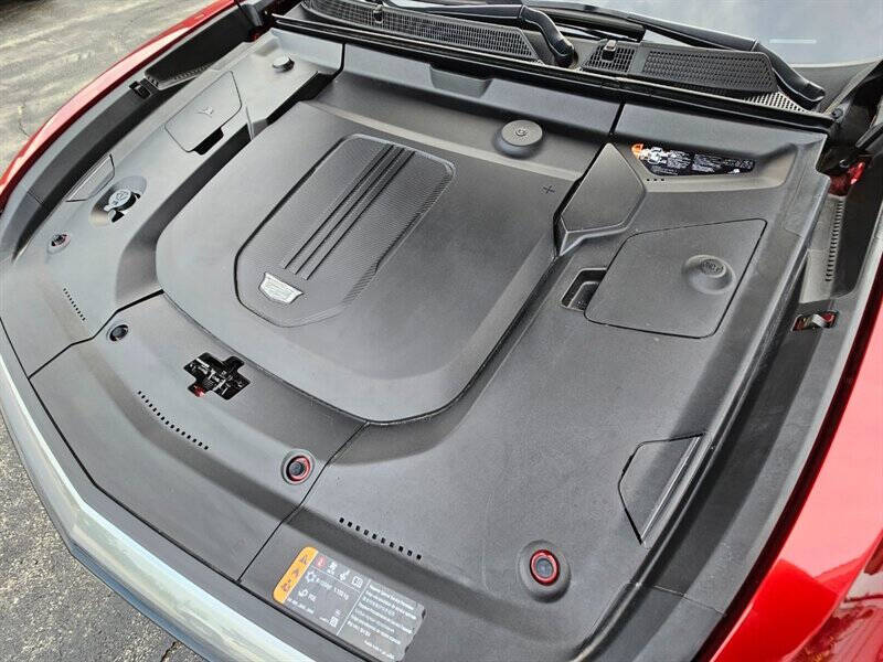 2024 Cadillac LYRIQ Luxury 3