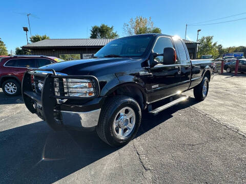 2006 Ford F-250 Super Duty for sale at VILLAGE AUTO MART LLC in Portage IN