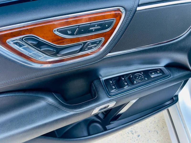 2017 Lincoln Continental Reserve