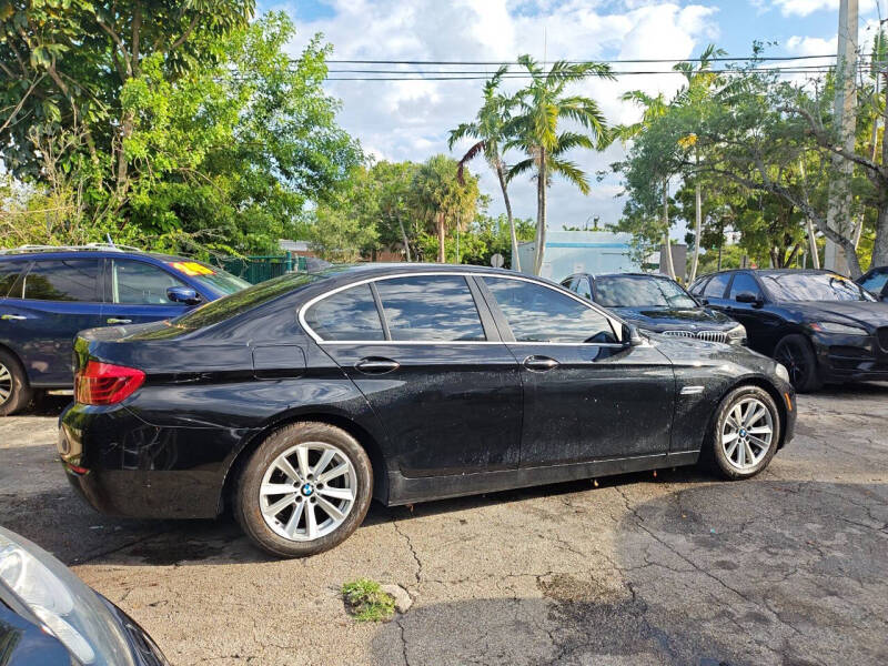 2016 BMW 5 Series 528i
