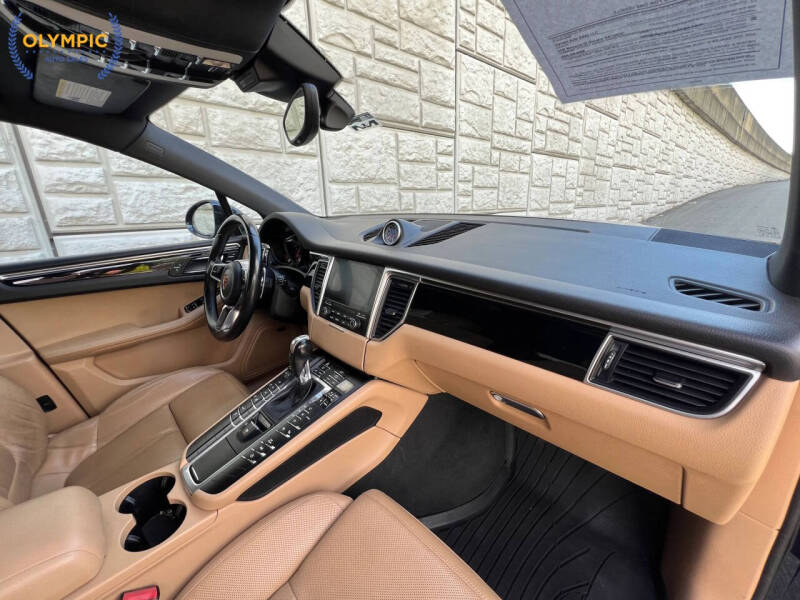 2017 Porsche Macan