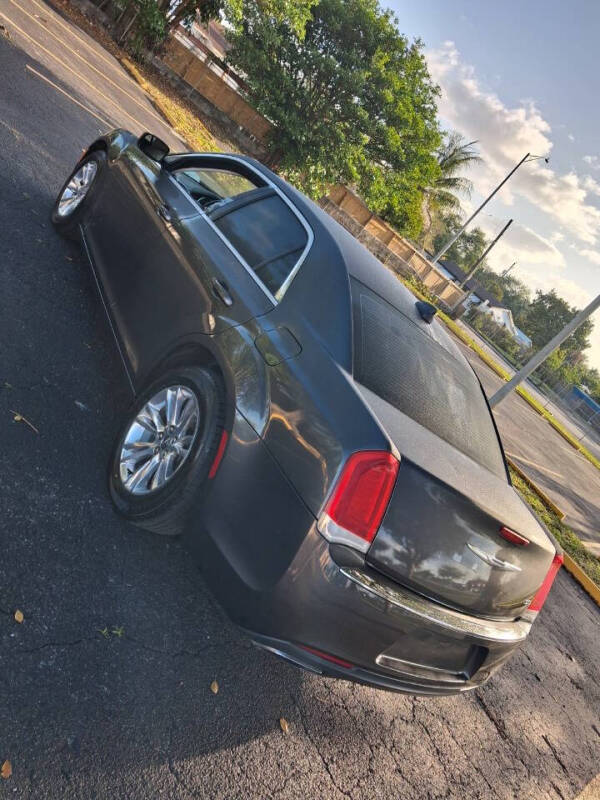 2017 Chrysler 300 Limited