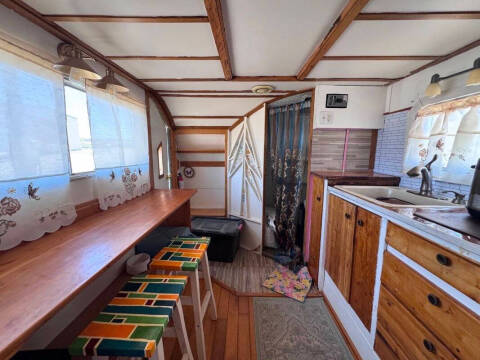1973 Komfort Coach