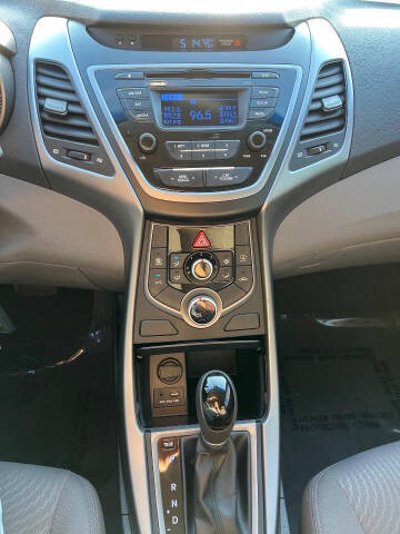 2014 Hyundai Elantra SE