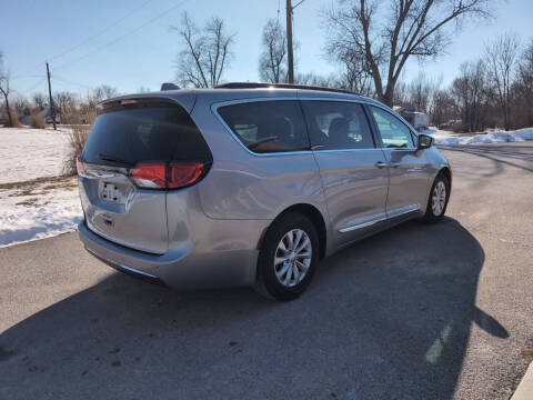 2017 Chrysler Pacifica Touring Plus