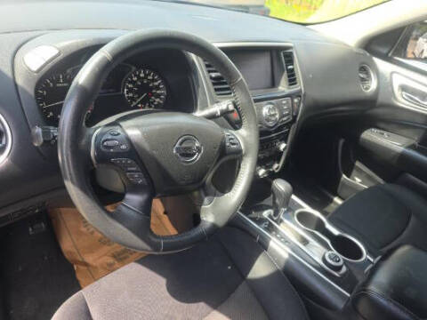 2018 Nissan Pathfinder SV