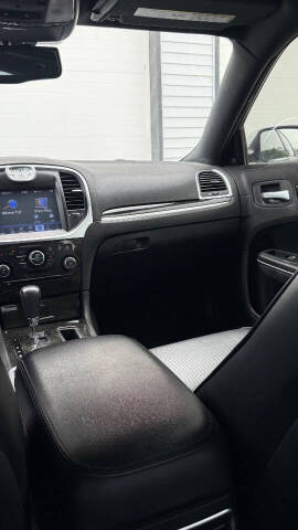 2011 Chrysler 300 C