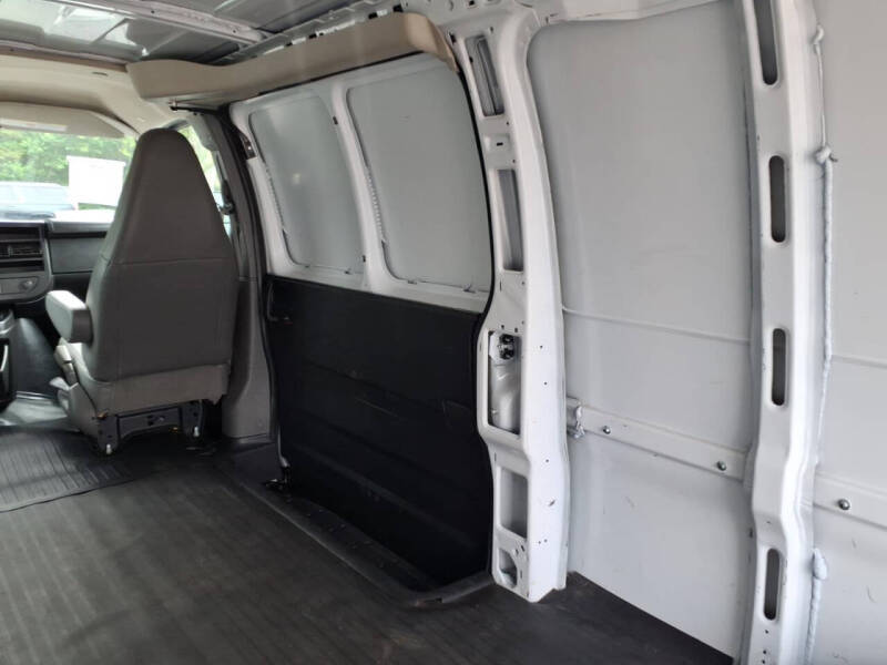 2023 Chevrolet Express 2500