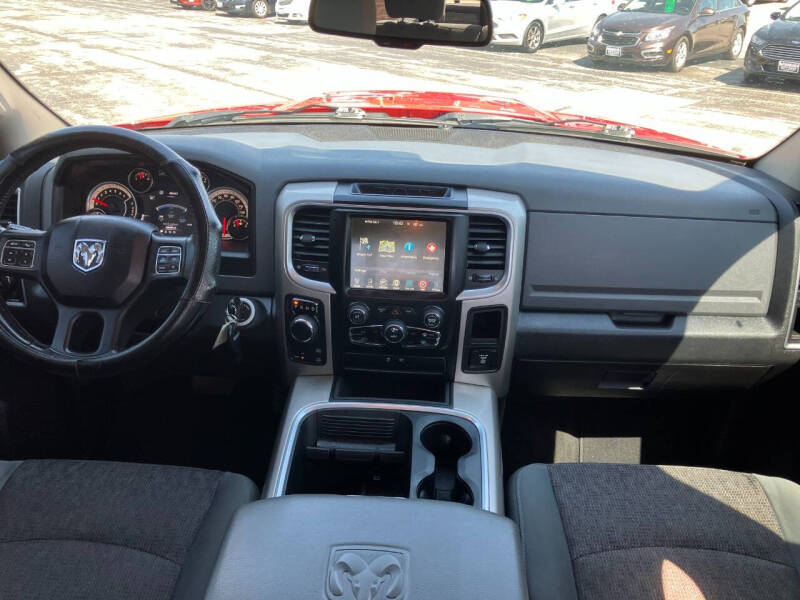 2017 RAM 1500 SLT