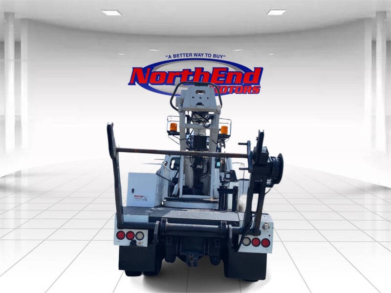 2015 Freightliner 108 SD