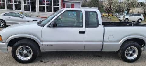 1996 Chevrolet S-10 for sale at Kelly & Kelly Supermarket of Cars in Fayetteville NC