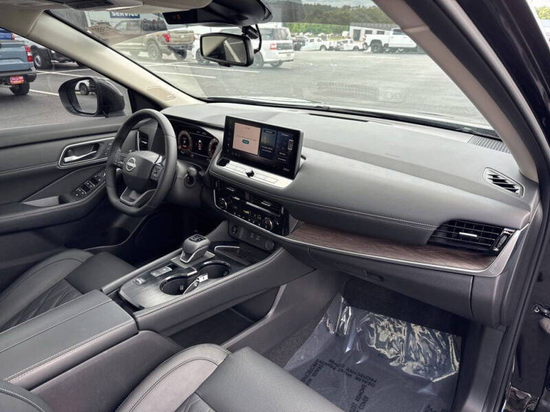 2025 Nissan Rogue Platinum