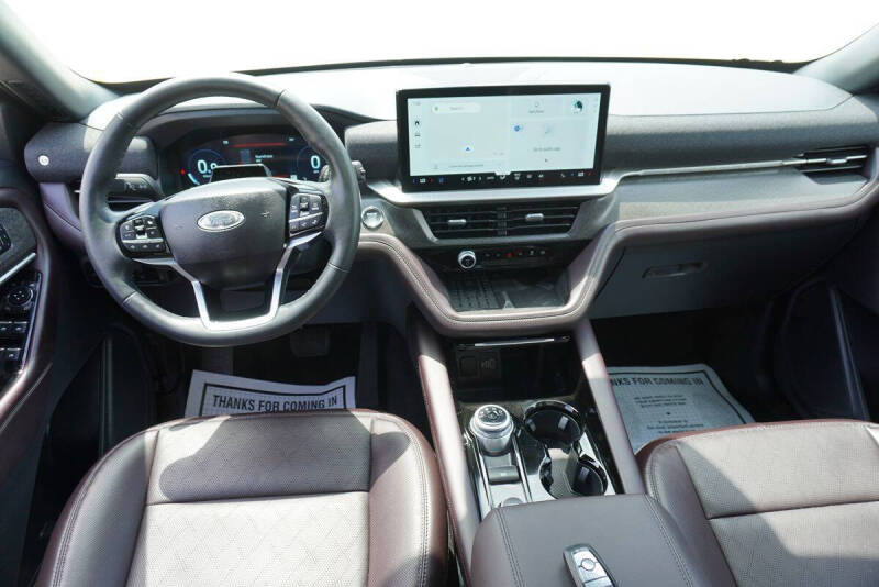 2025 Ford Explorer Platinum