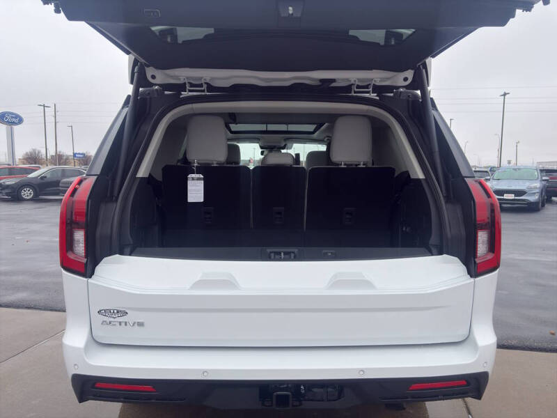 2025 Ford Expedition Active