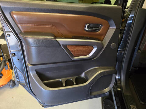 2019 Nissan Titan Platinum Reserve