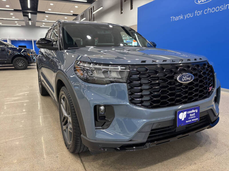2025 Ford Explorer ST