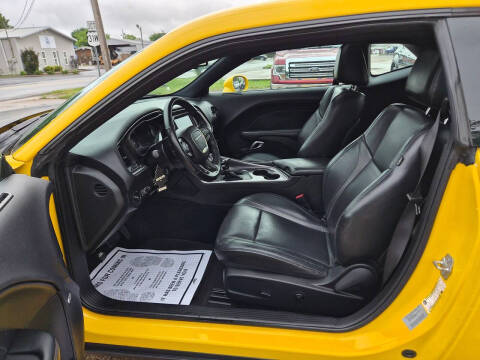 2017 Dodge Challenger SXT Plus