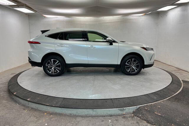 2022 Toyota Venza LE