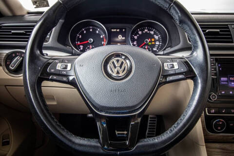 2017 Volkswagen Passat 1.8T SEL Premium