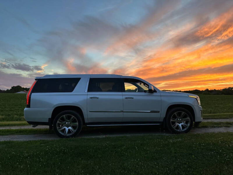 Image 2 of 2016 Cadillac Escalade ESV Luxury Collection