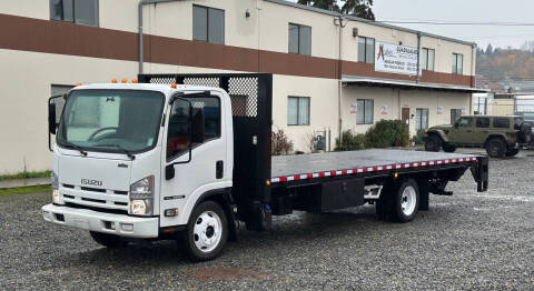 2015 Isuzu NRR  23' Flatbed + Lift Gate