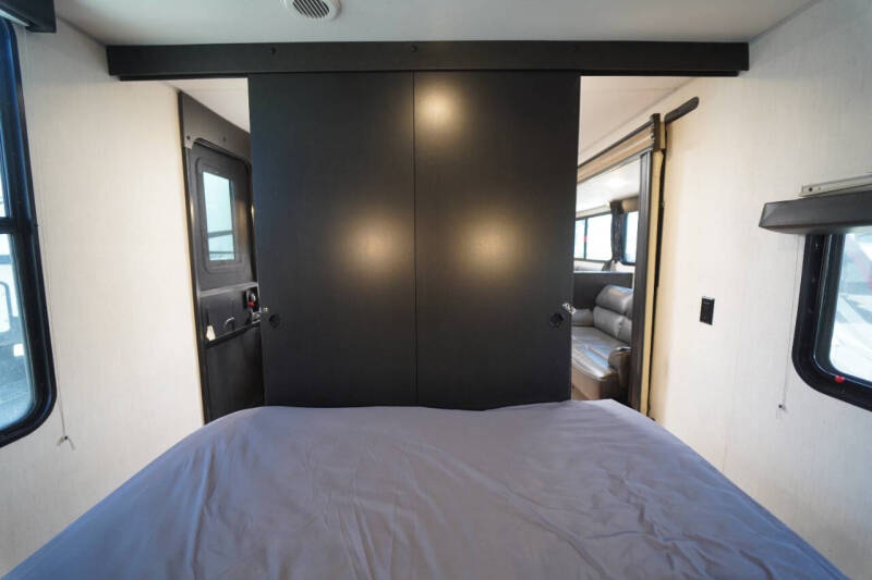 2022  Forest River  Grey Wolf Limited 26DBH