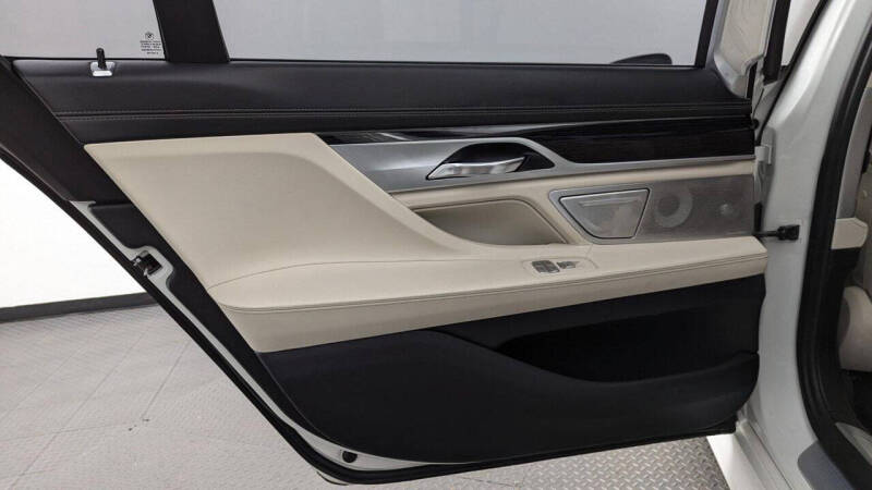 2017 BMW 7 Series 750i