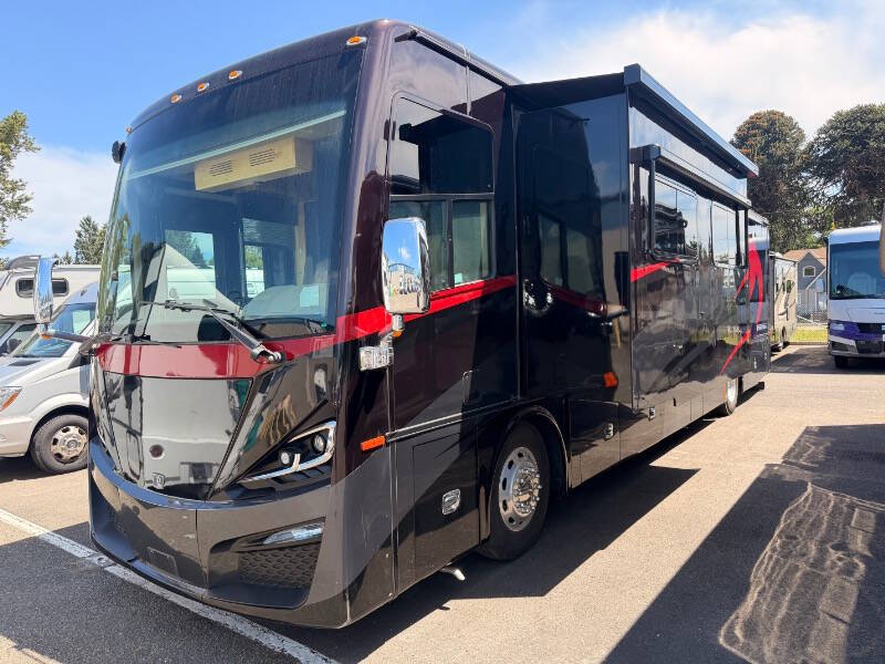 2020 Freightliner XCM Chassis