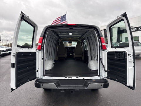 2025 Chevrolet Express 3500