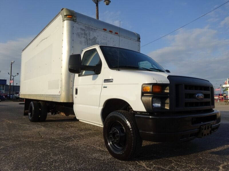 2013 Ford E-Series Chassis E-350 SD