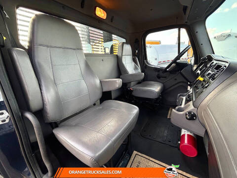 2019 Freightliner M2 106