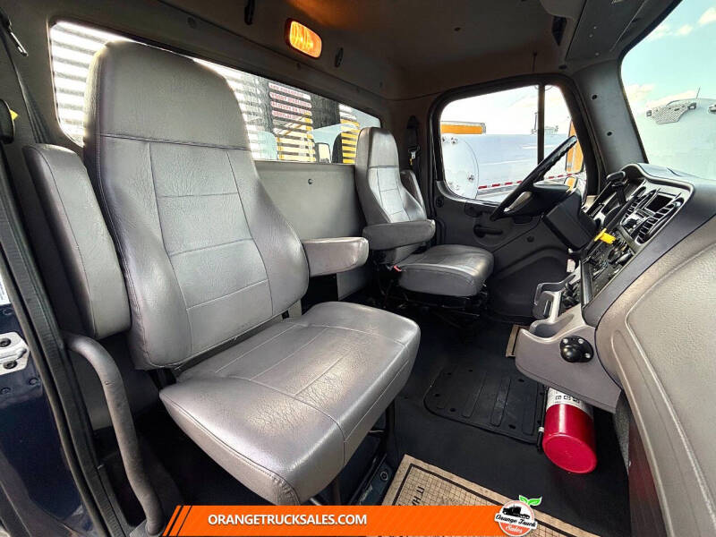 2019 Freightliner M2 106