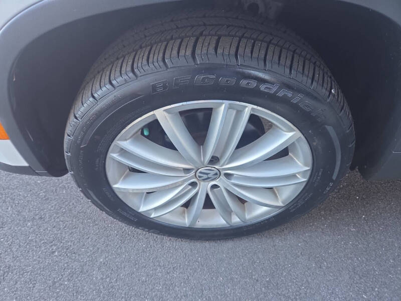 2014 Volkswagen Tiguan S 4Motion