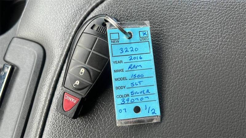 2016 RAM 1500 SLT