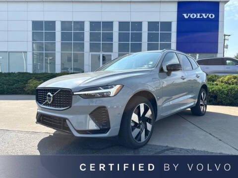 2025 Volvo XC60 T8 Plus Dark Theme