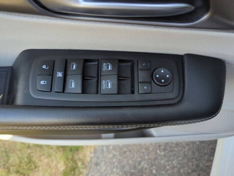 2024 Chrysler Pacifica Plug-In Hybrid Select