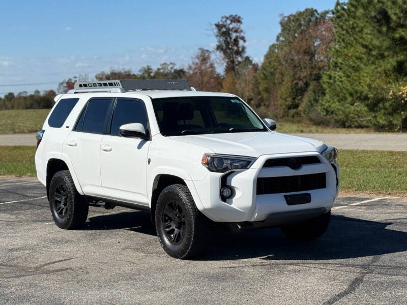 2017 Toyota 4Runner SR5's photo