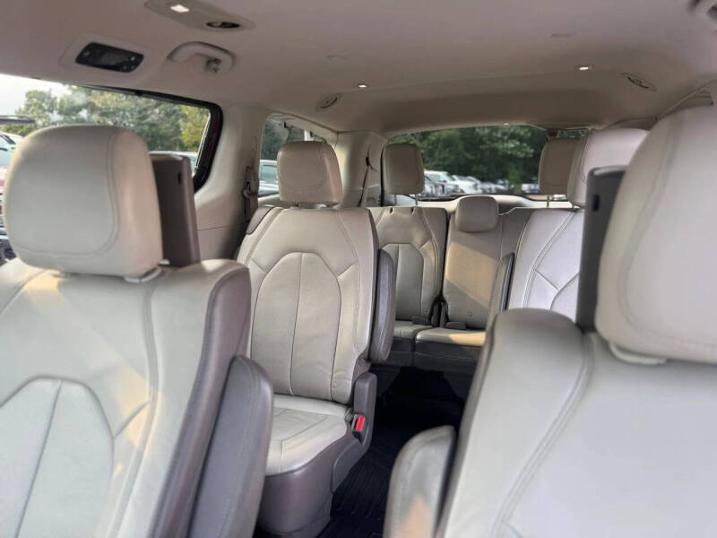 2017 Chrysler Pacifica Touring-L Plus