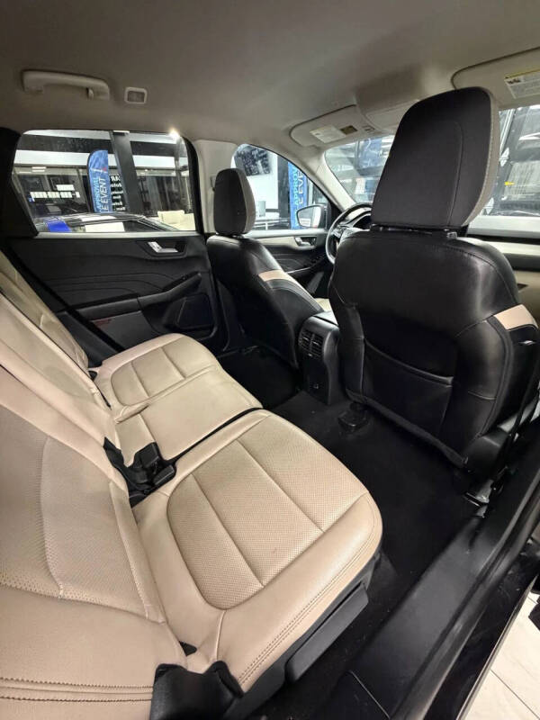 2022 Ford Escape SEL