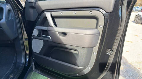 2024 Land Rover Defender 130 P400 X-Dynamic SE