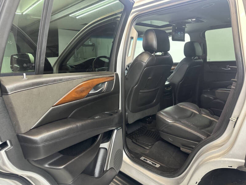 2017 Cadillac Escalade Luxury