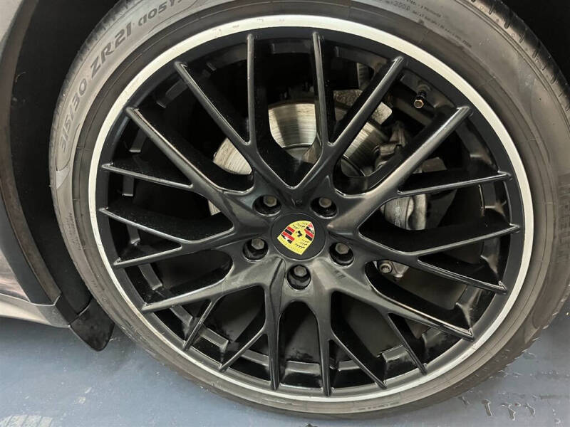 2018 Porsche Panamera 4