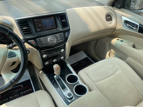 2015 Nissan Pathfinder SV