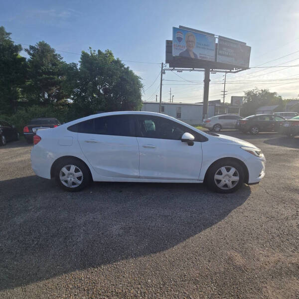 2018 Chevrolet Cruze LS Auto